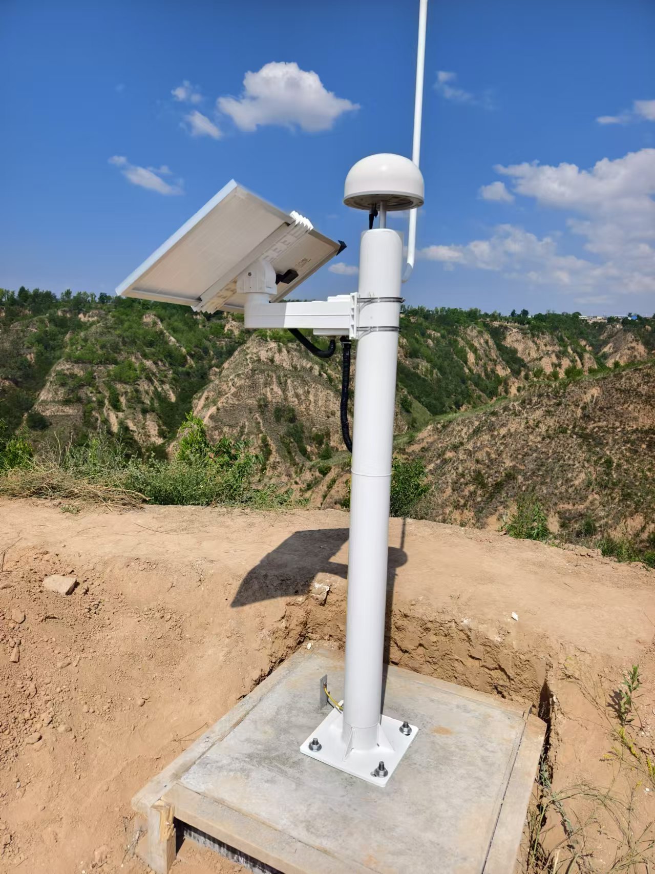 中石油煤層有限責(zé)任公司韓城采氣管理區(qū)邊坡監(jiān)測站 (3).jpg